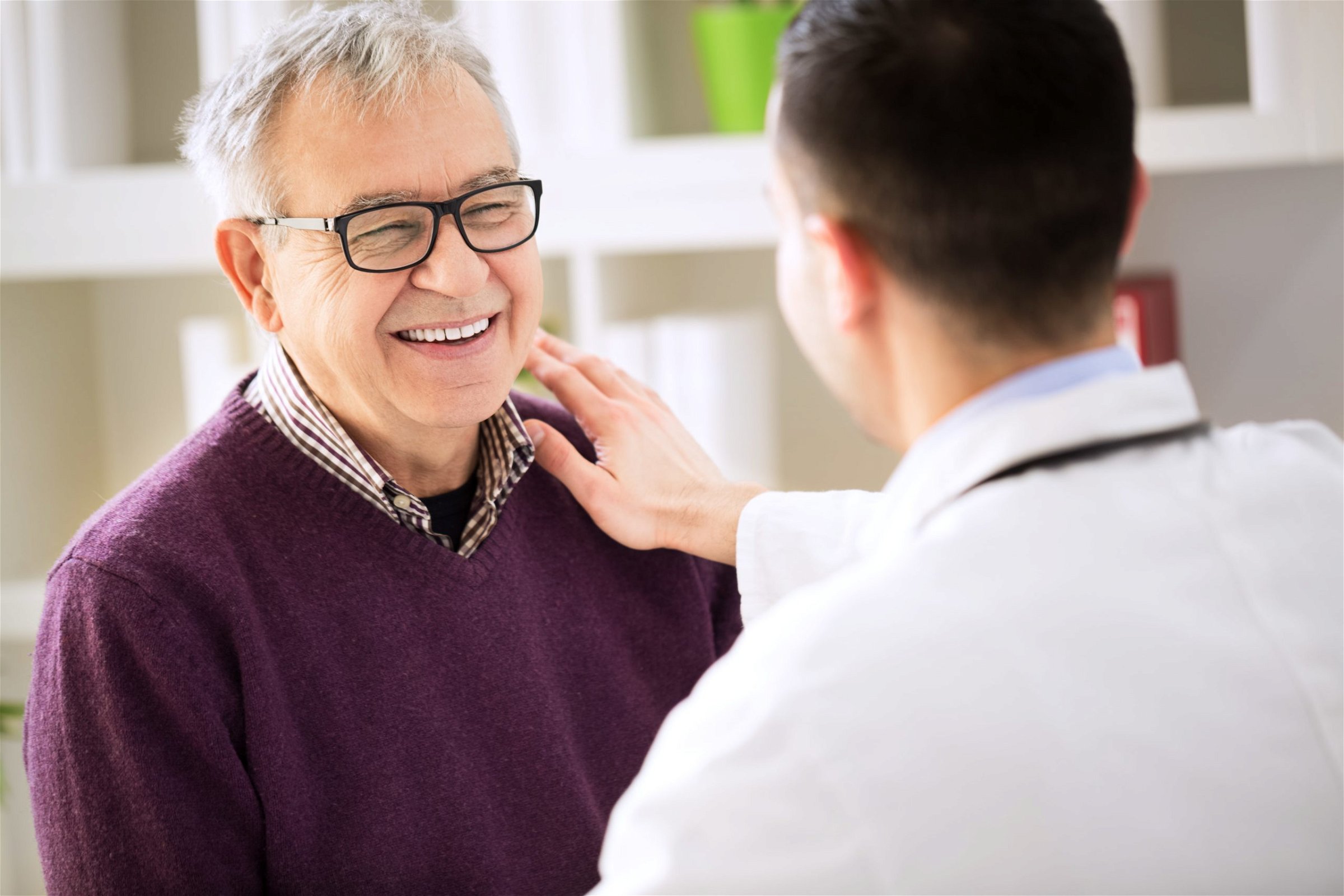 Hearing professional reaches out to a happy patient